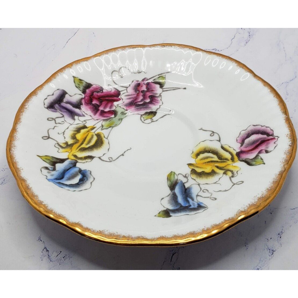 Salisbury Fine Bone China Sweet Pea Floral Pattern W/ Gold Trim Tea Cup & Saucer - Picture 6 of 14